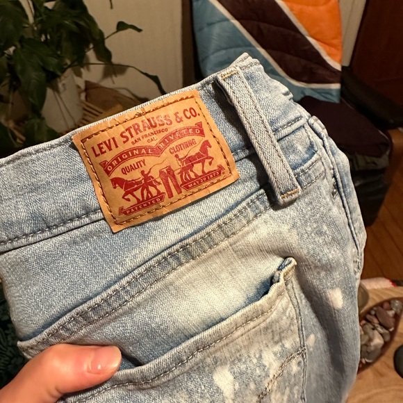 Levi’s 311 Shaping Skinny Jeans - Picture 8 of 8